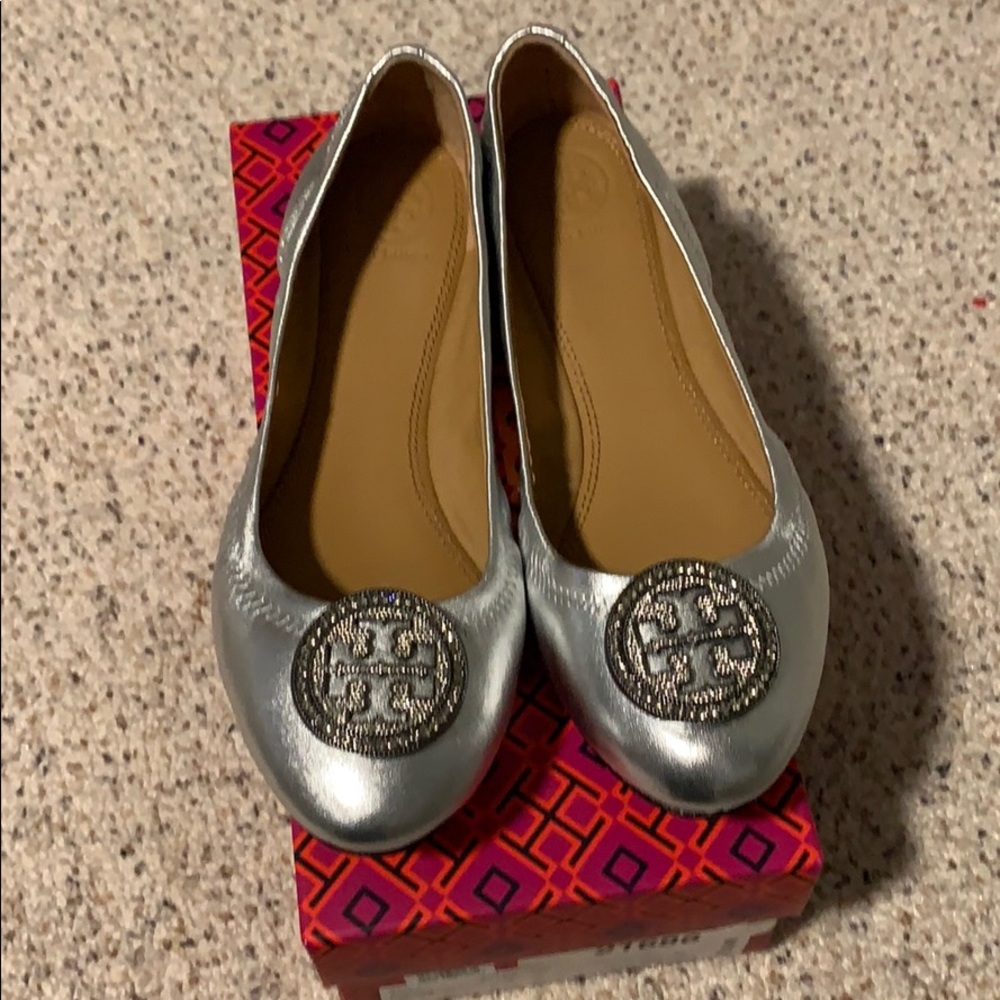 Tory Bur h Liana Ballet Flat - Metallic Silver